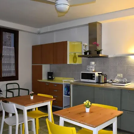 Lo Scrigno Гостевой дом Венеция